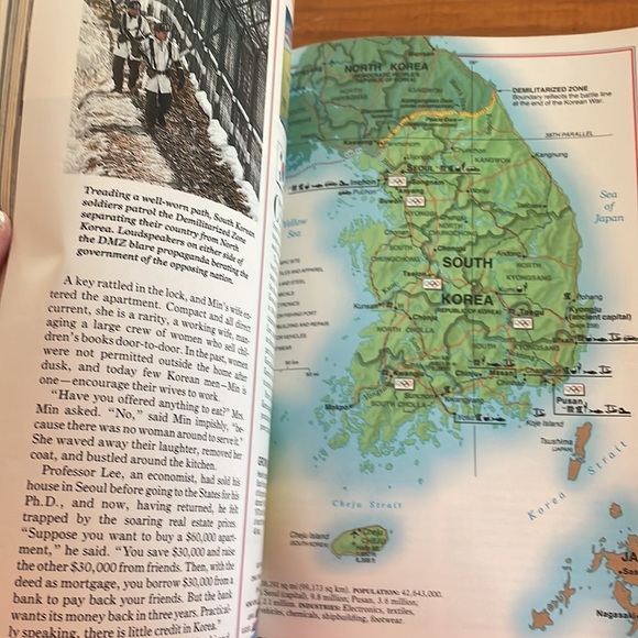 NWOT Collectible Vintage National Geographic Centennial August 1988 Vol 174 No 2 - Picture 11 of 16